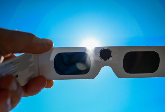 Drupal-NEWS_solar-eclipse-glasses-1